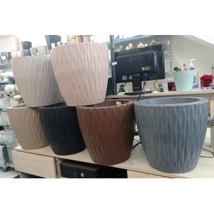 VASO REF006 BOJO HORIZONTAL M DE POLIETILENO CORES SORTIDAS A34,5XL36CM